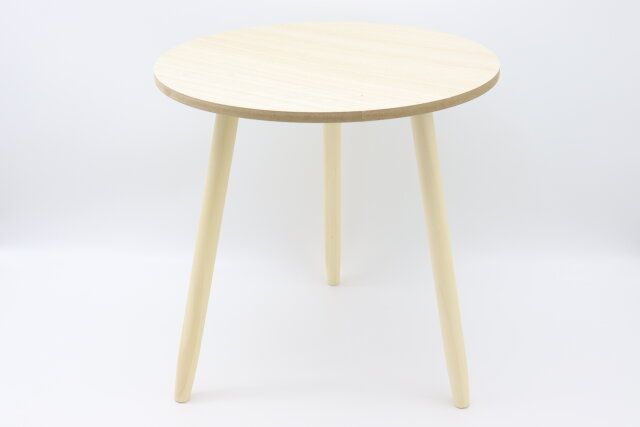 ダイソーのサイドテーブルの完成例