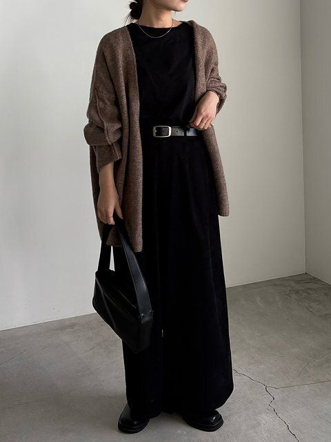 黒パンツコーデ3