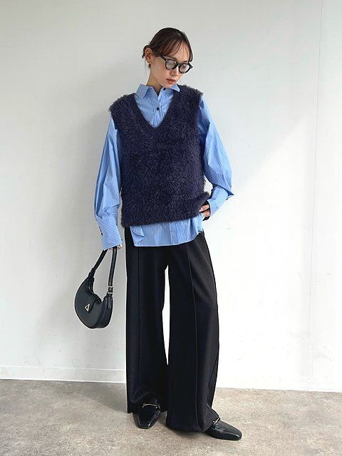 黒パンツコーデ4