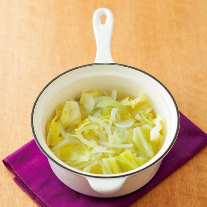 キャベツと玉ねぎだけとシンプルだから、 味つけしやすいのが魅力！