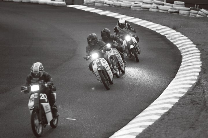 ルーツ＋働くバイク８時間耐久