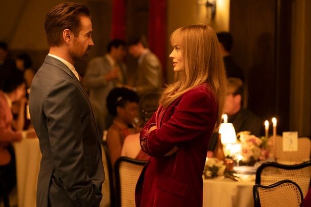 【写真を見る】コリン・ファレル演じるデヴィッドと、マーゴット・ロビー演じるサラの出会いを映した本編映像が到着