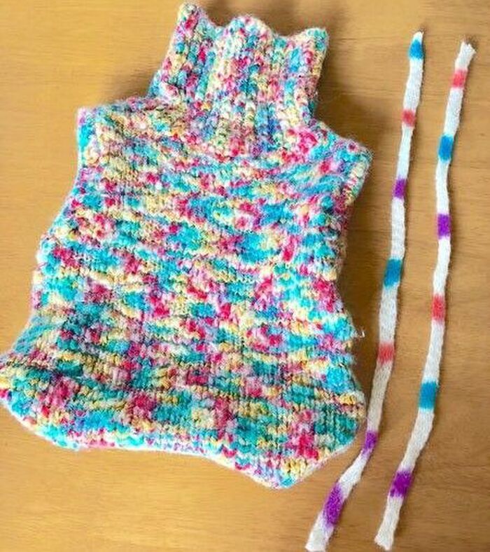 お気に入りのセーターが「冬の必需品」にかわいく大変身♡【簡単リメイク】