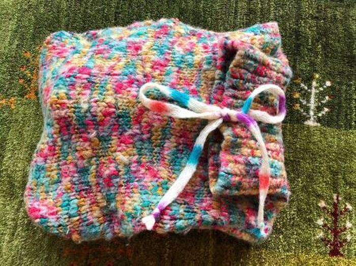 お気に入りのセーターが「冬の必需品」にかわいく大変身♡【簡単リメイク】