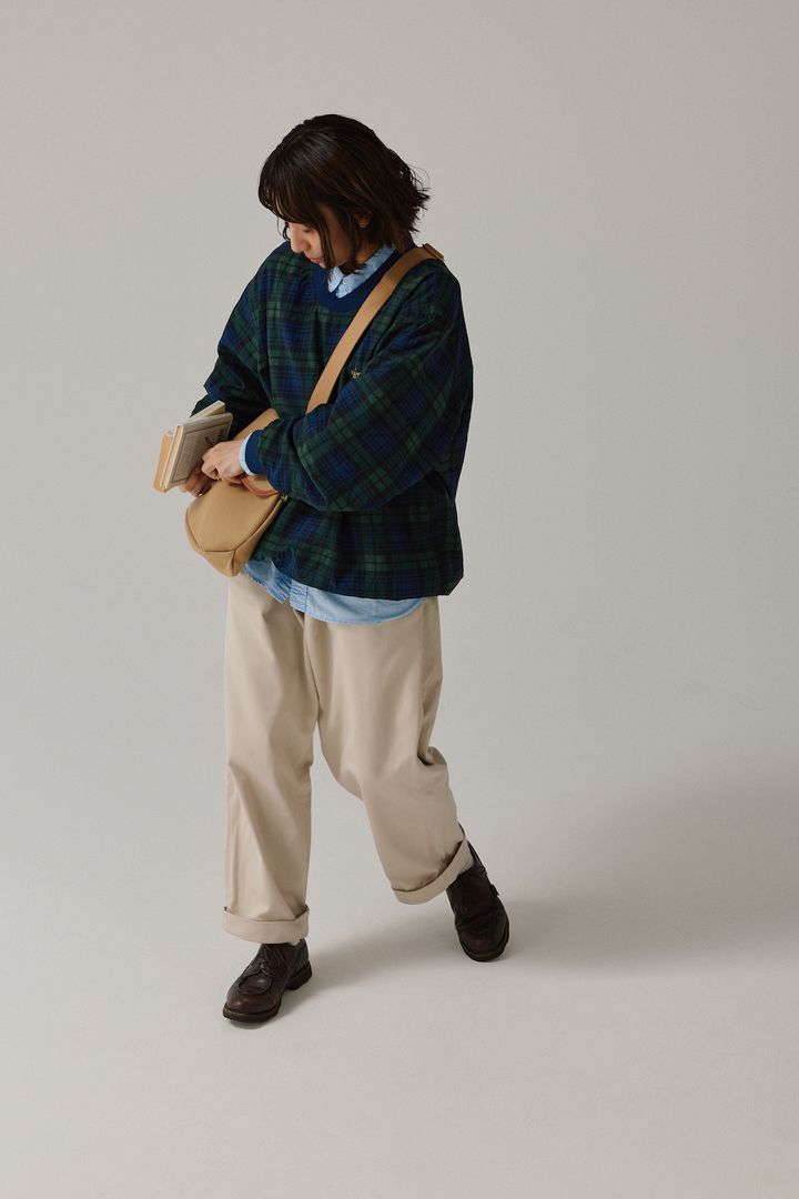 レザーシューズコーデ2選。プレッピーの完成度は足元リュクスがカギに【FUDGE FRIEND おしゃれさんの毎日コーディネート｜momo】