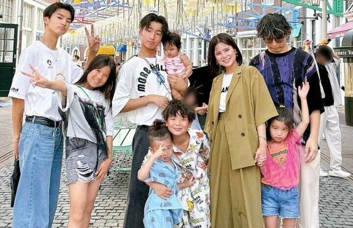 【写真・画像】“4男3女”9人大家族の美人母（38歳）「洗濯は1日10キロを3〜4回」壮絶な家事量に驚きの声「どこに干すの！？」 1枚目