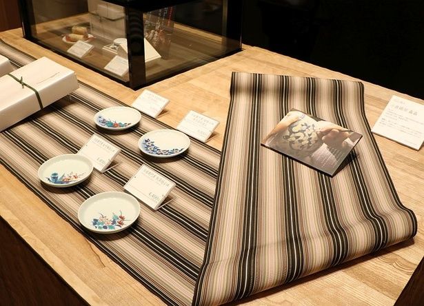 日本の食にまつわるアイテムも販売