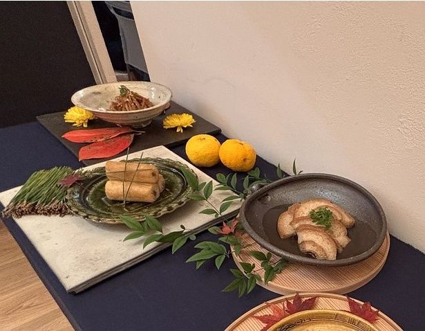 「だしいなり」は「東京銀座 茅乃舎」限定で販売(写真左。メディア内覧会提供時の様子)