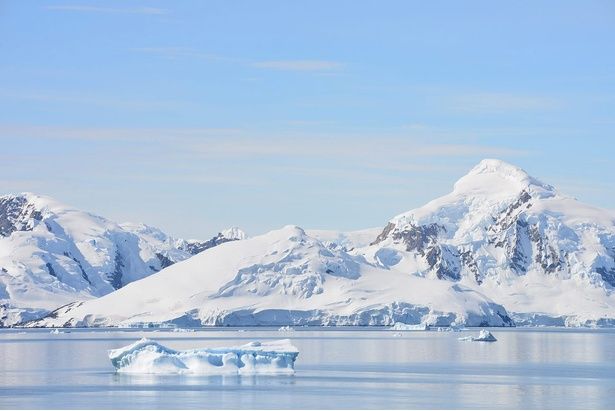 南極と北極の氷、ぜんぶ溶けちゃったらどうなるの!? （C）sannkou／PIXTA