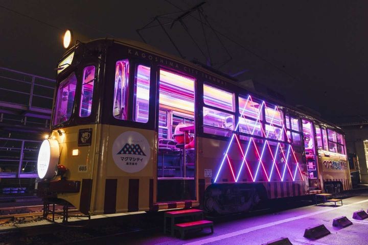 「マグマやきいも電車」の外観（画像はプレスリリースより）