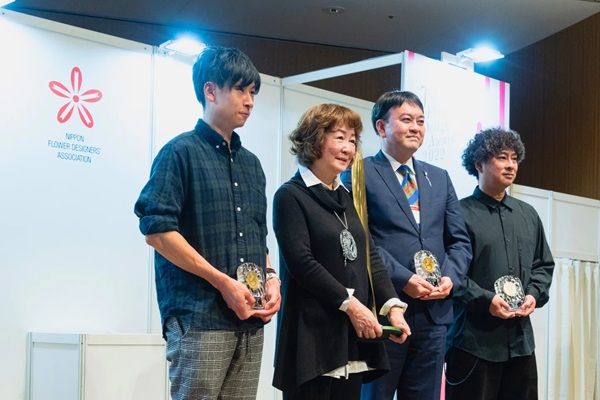 「日本フラワーデザイン大賞2025」の作品を無料で鑑賞できる一般公開開始！特典も用意