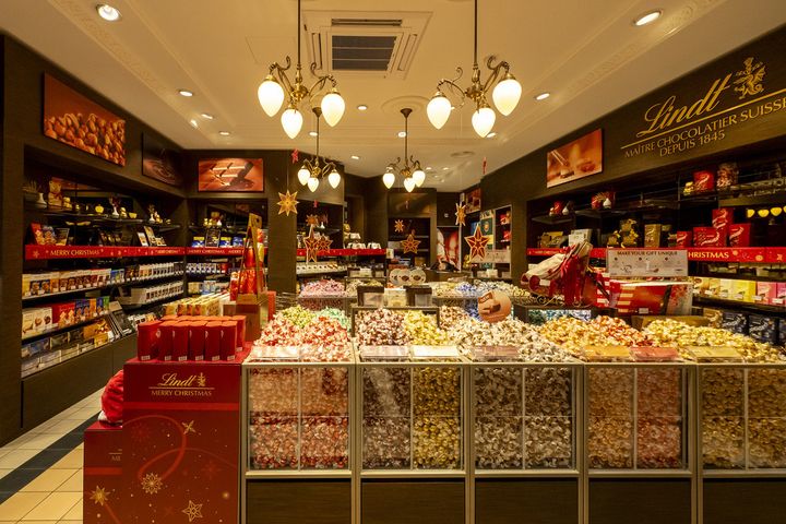 「トップ オブ ヨーロッパ フラッグシップストア」内のリンツのショップ