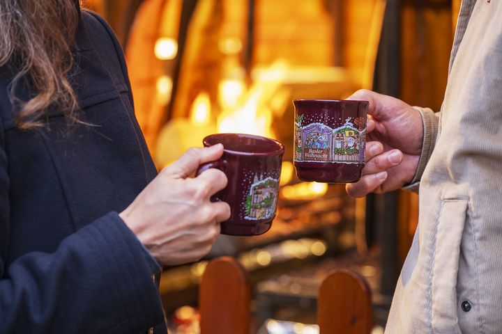 持ち帰りができるグリューワインのカップ