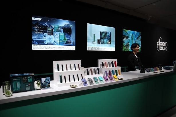 Ploom × NAKED, INC. ポップアップストア渋谷1階。Ploom製品を販売する