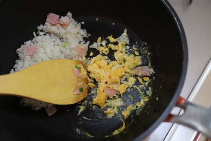 「パラパラチャーハン』を叶える裏ワザ2選♡「マヨネーズor水洗いで本当にできる？」ウワサを検証してみた