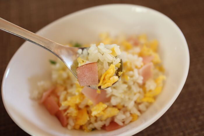 「パラパラチャーハン』を叶える裏ワザ2選♡「マヨネーズor水洗いで本当にできる？」ウワサを検証してみた