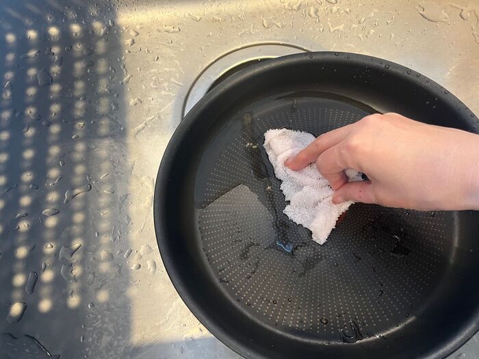 『古タオル』の生活に役立つ〈即戦力アイデア〉4選。「使い道は雑巾だけではありませんでした！」