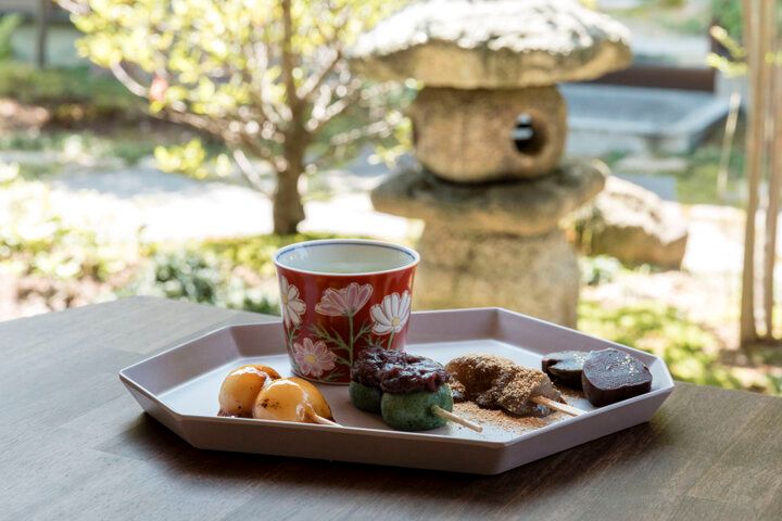 老舗の和スイーツでほっとひと息。金沢・長町武家屋敷跡「和菓子 村上 長町店」