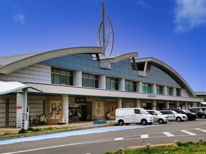 All About ニュース編集部が全国250人を対象に実施した子連れで行きたい道の駅に関するアンケートの調査結果から、子連れで行きたいと思う「滋賀県の道の駅」ランキングを発表！ 2位「びわ湖大橋米プラザ（大津市）」を抑えた1位は？