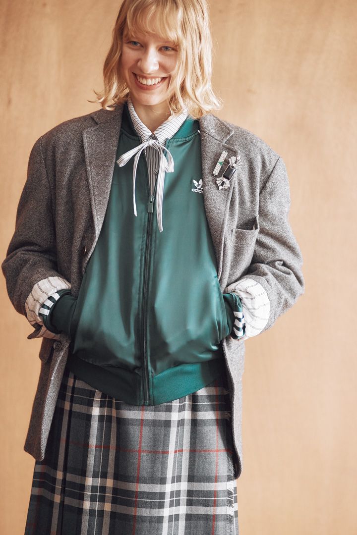 この冬一番かわいいのはトラックジャケット×テーラードジャケットのコーデ。おすすめ6選