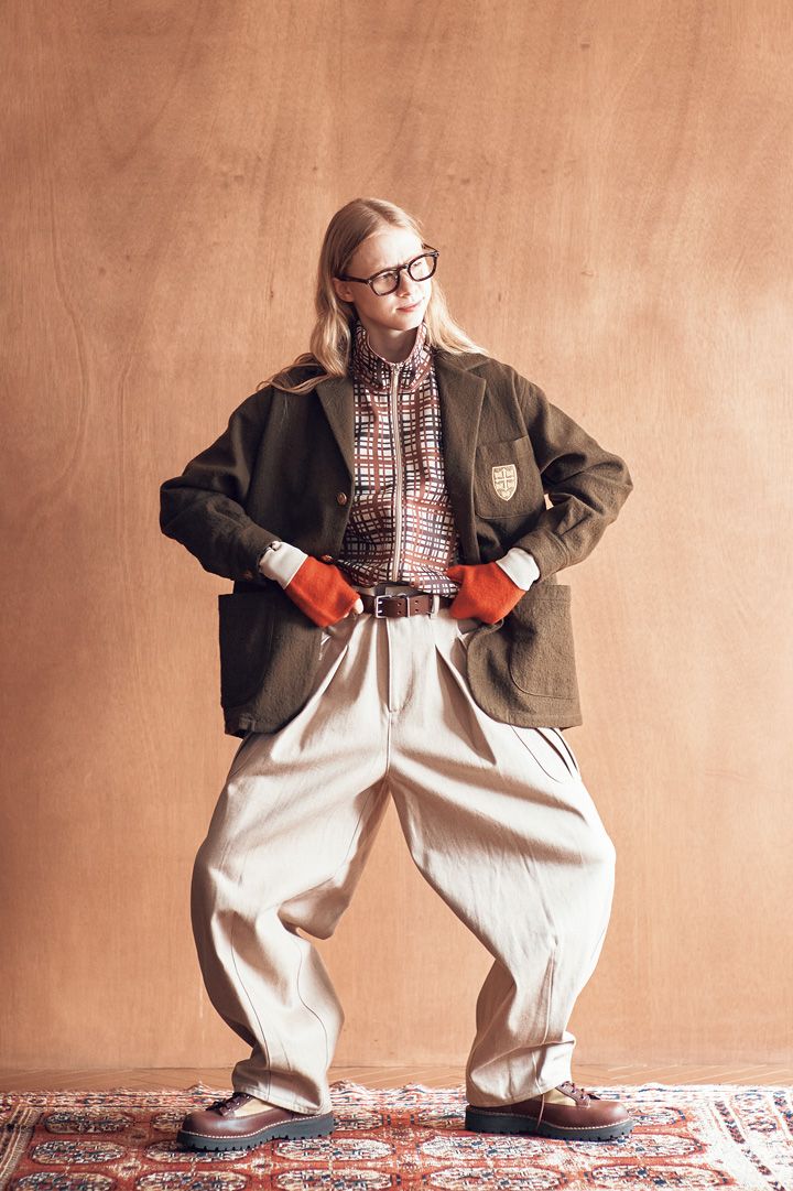 この冬一番かわいいのはトラックジャケット×テーラードジャケットのコーデ。おすすめ6選