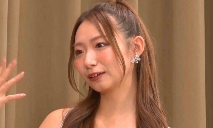 【写真・画像】クロちゃん、黒サンタ姿の美人ギャルに興奮「スタイルいいよね！何等身！？」 1枚目