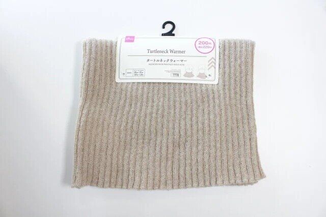 ダイソー タートルネックウォーマー パッケージ