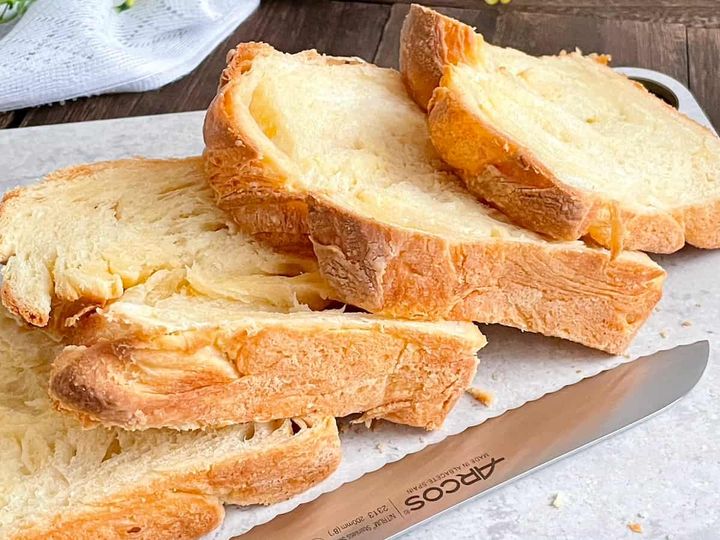 デニッシュ食パン