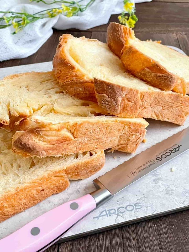 デニッシュ食パン