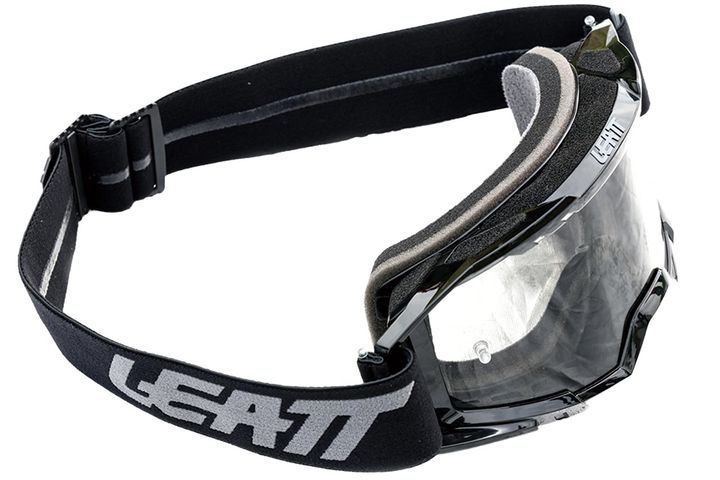 【LEATT MOTO 3.5 ヘルメットキット】Vizion 3.5 ゴーグルがセットになった LEATT MOTO3.5 ヘルメットキット【編集スタッフが本気で試す！みんなのテスト】