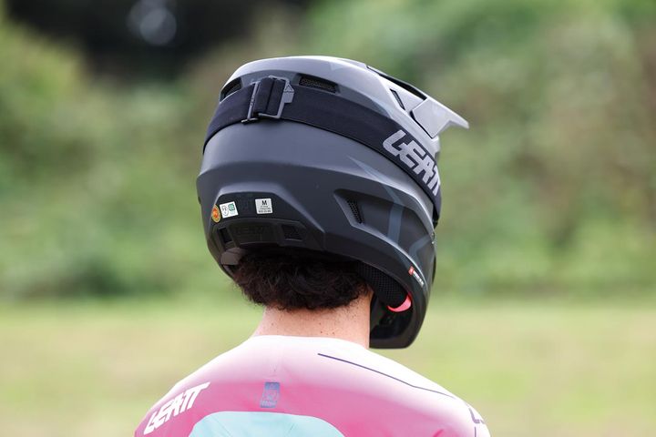 【LEATT MOTO 3.5 ヘルメットキット】Vizion 3.5 ゴーグルがセットになった LEATT MOTO3.5 ヘルメットキット【編集スタッフが本気で試す！みんなのテスト】