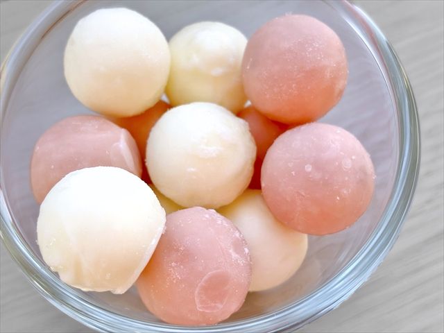 アイスの実Wジェラート＜苺・ミルク＞中身