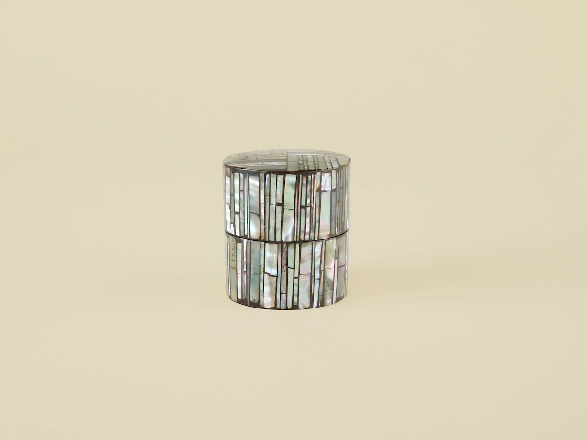 漆と螺鈿のコントラストが美しい小島雄四郎の茶道具・棗 (なつめ