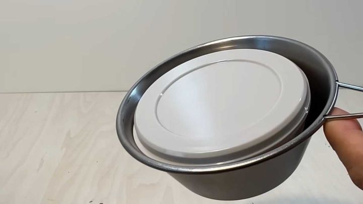 ダイソー「生米を1合入れられる食品保存容器」はシェラカップにシンデレラフィット