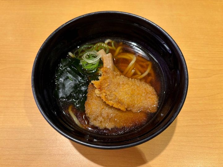 スシローコク旨まぐろ醤油ラーメン