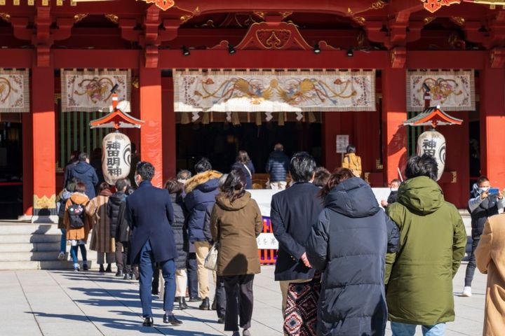 【神田明神】初詣 （ソーシャルディスタンスを保った参拝者） 