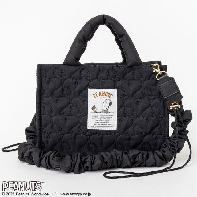 SNOOPY 2WAY QUILTING BAG スヌーピーがいっぱい！ 軽量キルティングバッグ BOOK