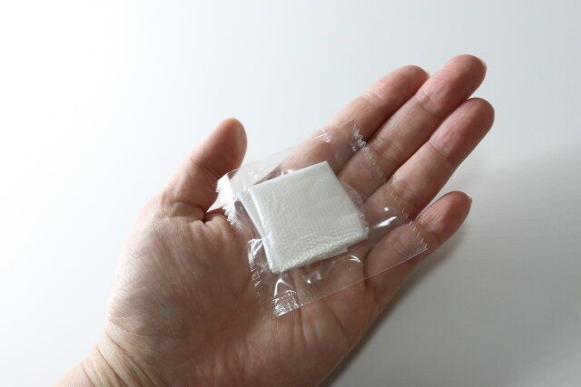 持ち運びやすいポリエチレン手袋 50枚入り 個包装