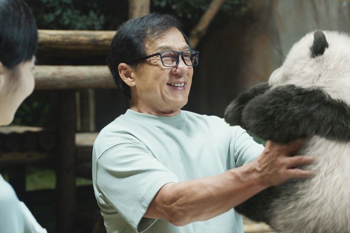 映画『パンダプラン』場面写真 （C）2024 Emei Film Group Co., Ltd. Tianjin Maoyan Weying Cultural Media Co., Ltd. Longdongdong Pictures （Haikou） Co., Ltd.Ya' An Cultural Tourism Group Co, Ltd Aijia Film Industry Beijing Cheer Entertainment width=