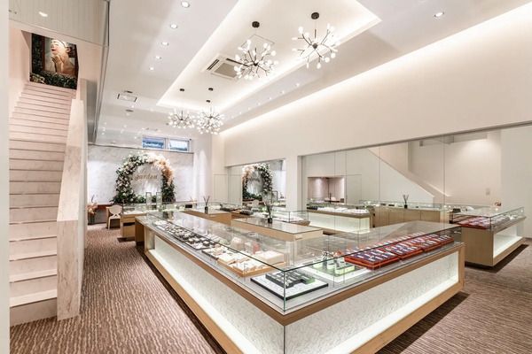 【大阪府大阪市】ジュエリーショップ「garden心斎橋」が移転リニューアル！挙式が叶う専用チャペル誕生