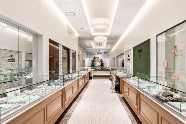 【大阪府大阪市】ジュエリーショップ「garden心斎橋」が移転リニューアル！挙式が叶う専用チャペル誕生