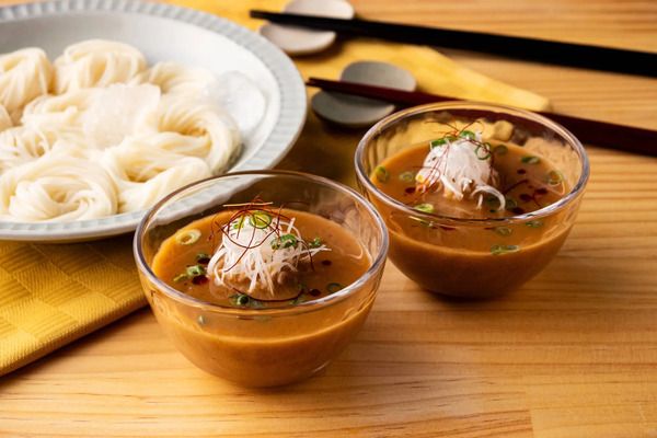 新感覚の食べられる辛いプロテイン「麻婆豆腐味」「トムヤムクン味」、Voyceより登場