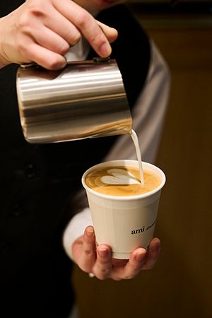 【東京都渋谷区】表参道にAMI PARISポップアップストアがオープン。パリジャンの暮らしを東京へ！