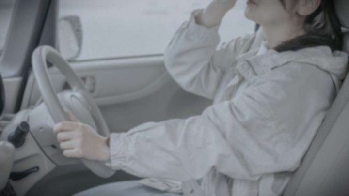 突然の体調不良で...（画像はphotoAC）