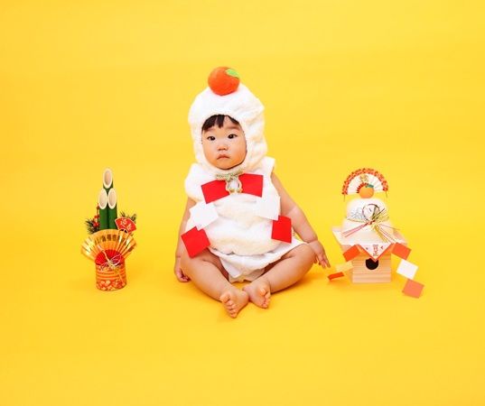 【北海道】愛らしさ満点！福を呼ぶお正月フォト「かがみもちベビー」で2026年を迎えよう