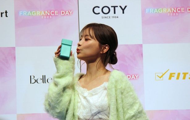 お気に入りのBLUEに思わずキス