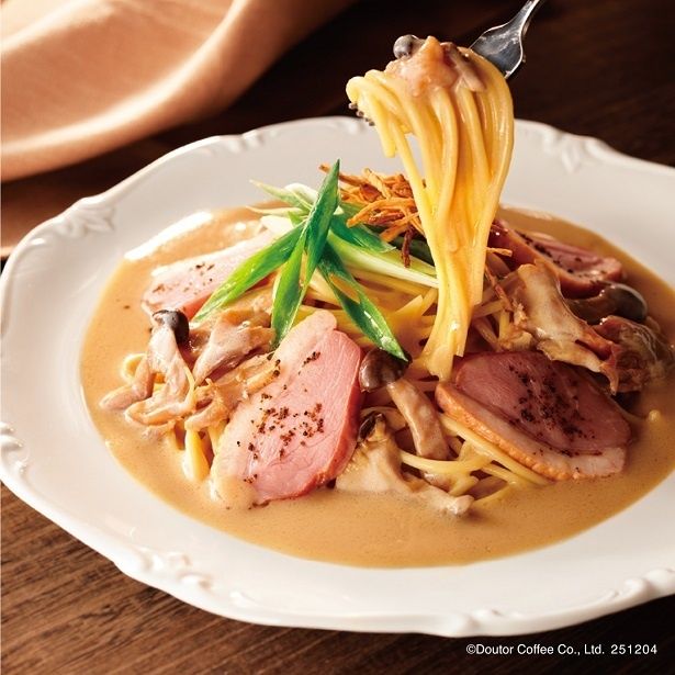 「鴨と九条ねぎの豆乳クリームパスタ」(1080円)