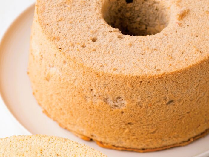 【オイルなし、グルテンなし】イチゴの「ふわふわシフォンケーキ」の作り方。体にやさしくて、太りにくいレシピです♪