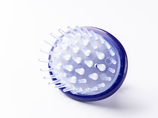 スカルプブラシ