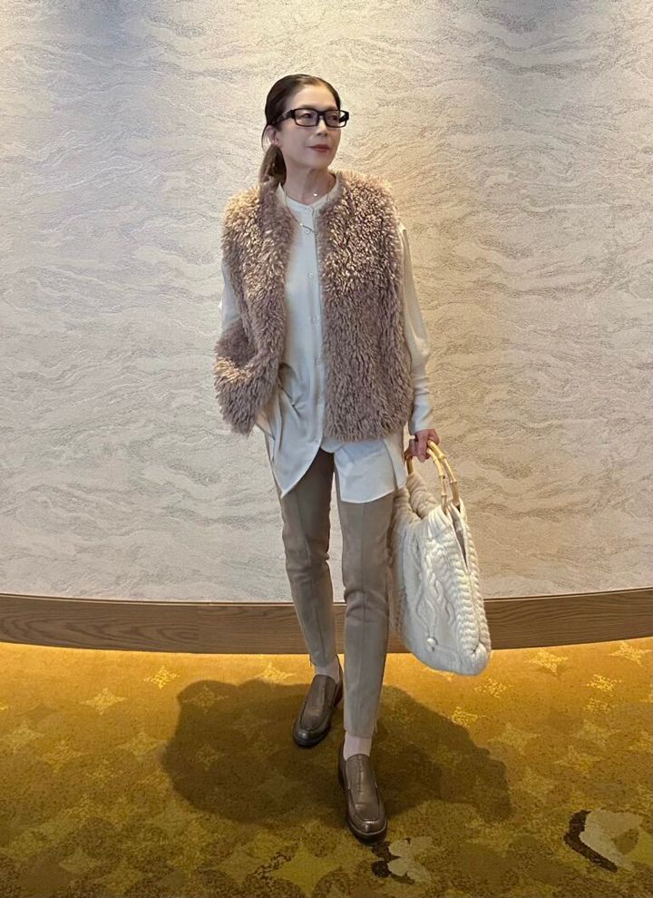 MOTOMIさん12月ブログ_モカベージュワントーンコーデ